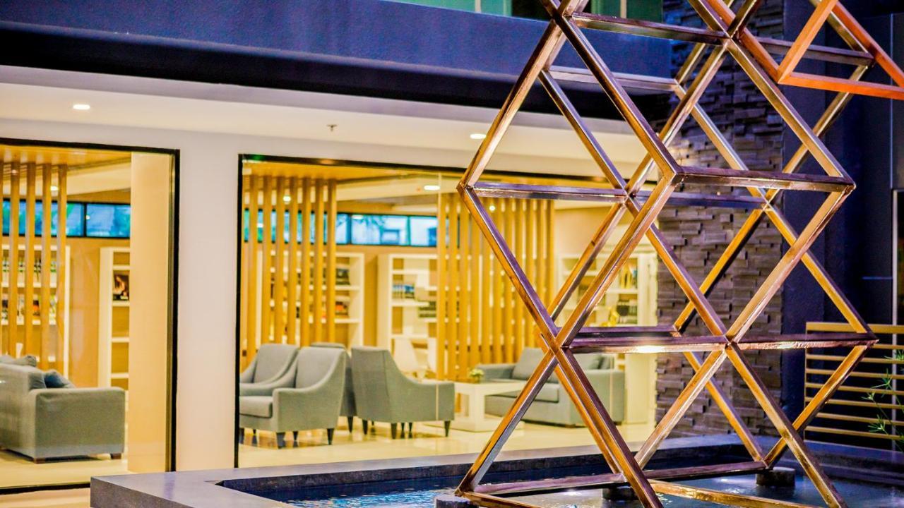 The Star Hill Condo Luxury Suites Chiang Mai Esterno foto